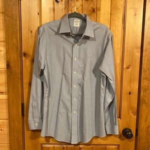 Men’s Brooks Brothers button down. Like new. 15.5-34.